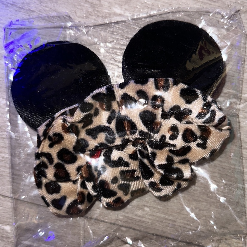 Minnie scrunchie - Picture 2 of 2